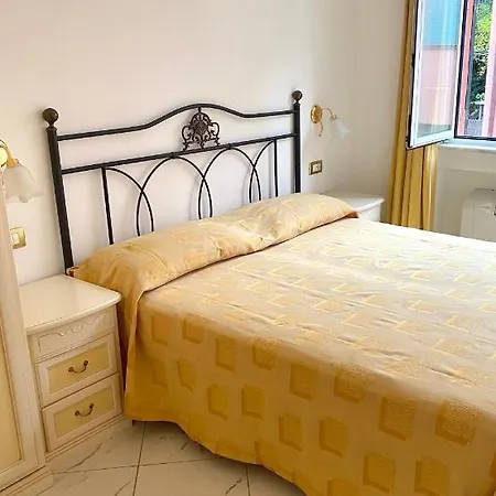 Daire La Mimosa House